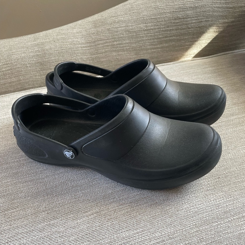 Black Crocs women’s clogs size 11